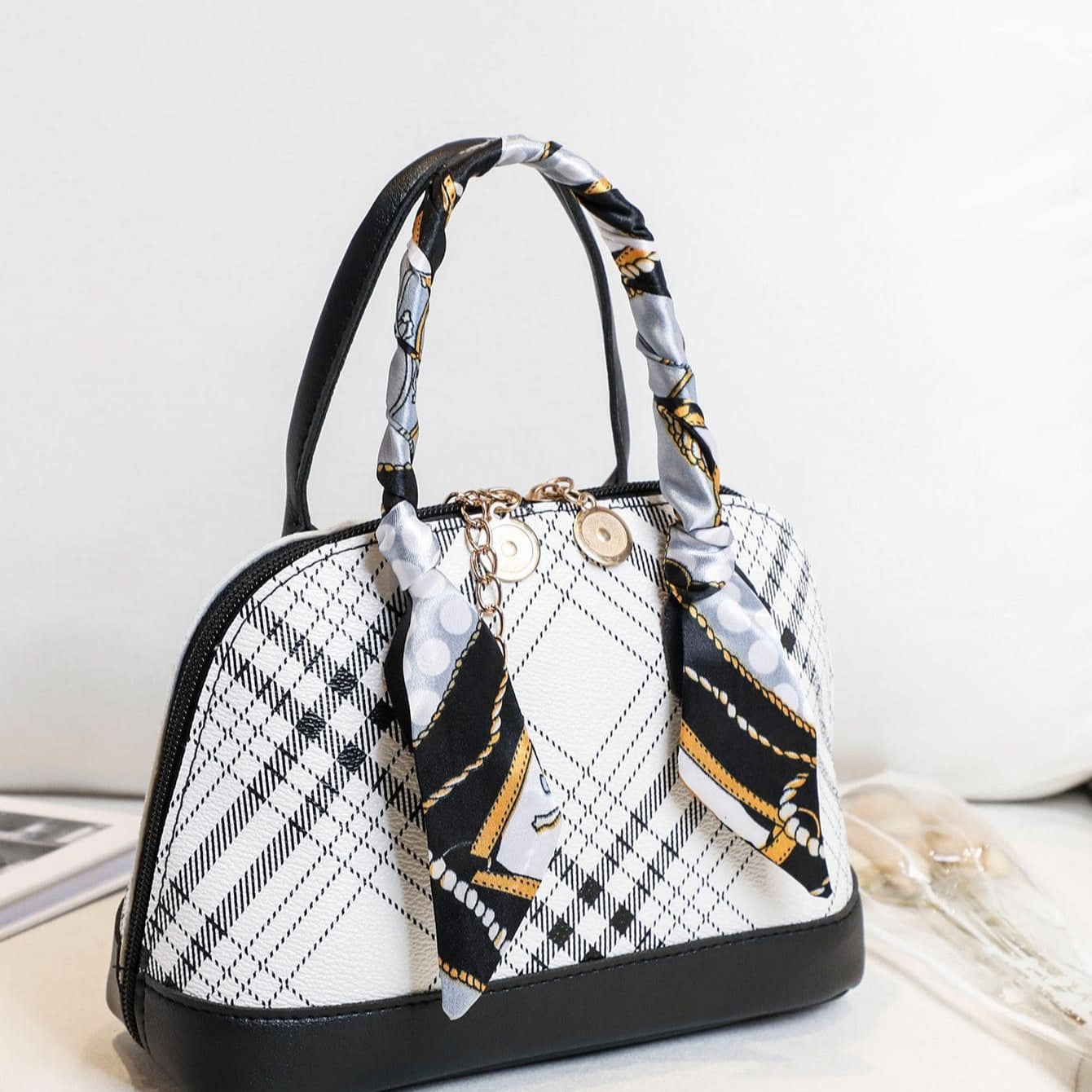 Metallic Geometric Handbag - ANAKUWAITI STORE